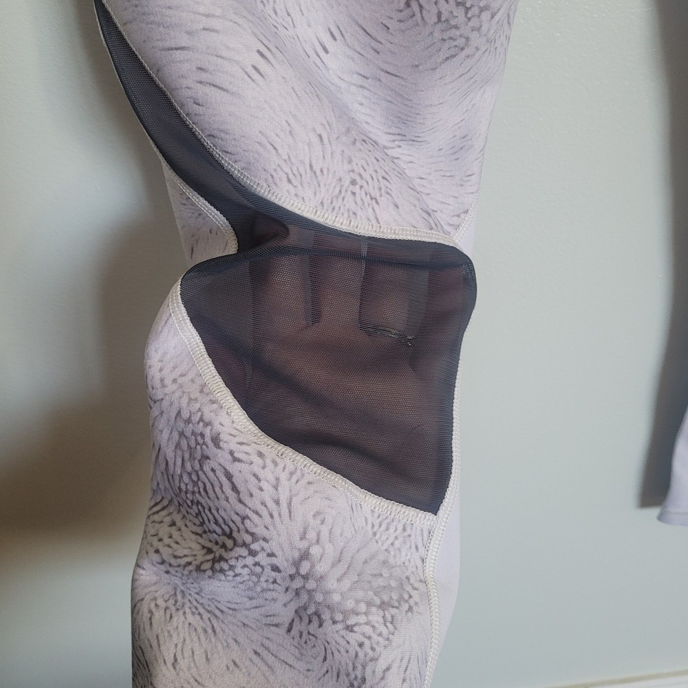 CALIA Limited Edition Athleisure Leggings Mesh Insert Grey Size M Capri Pants - Picture 6 of 10